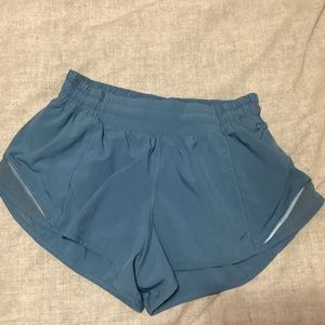 Lululemon RARE Hotty Hot Shorts Utility Blue Sz 6 2.5